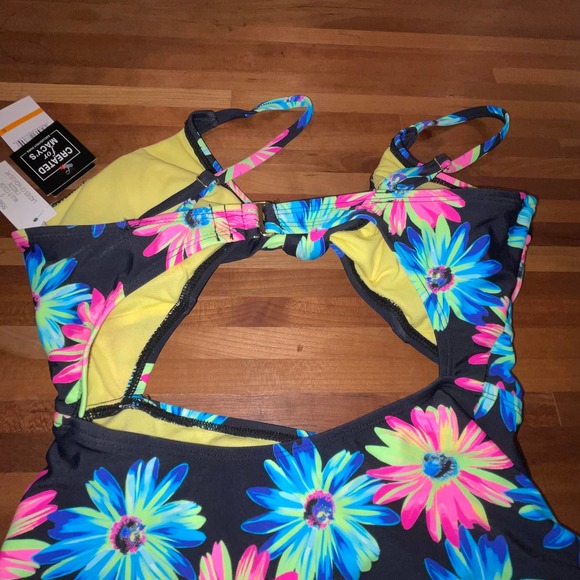 California Waves Juniors' Gerber Daisy Knotted Cutout One-Piece Swimsuit Small - Picture 7 of 10